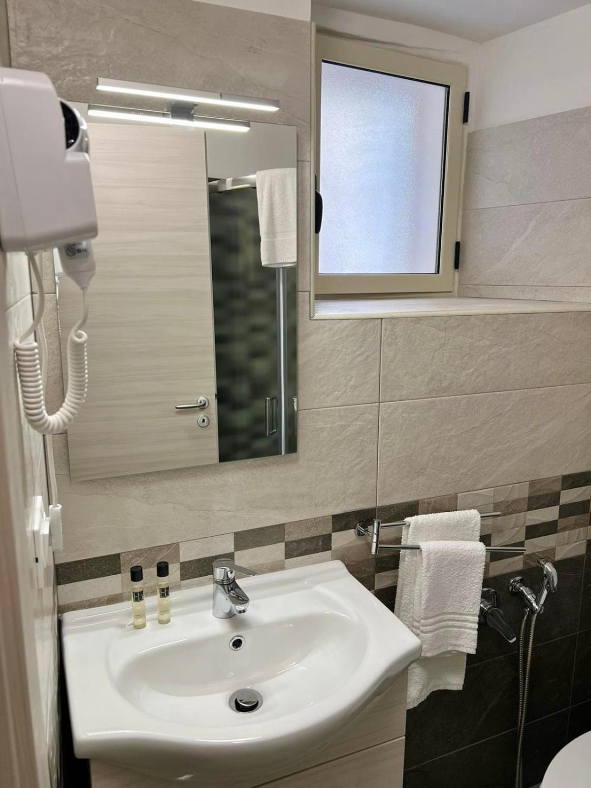 Costa Degli Dei Rooms Піццо Екстер'єр фото
